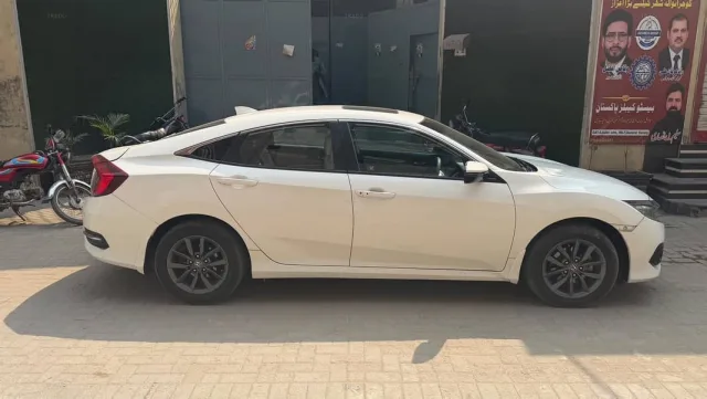 2021 Honda Civic Oriel 1.8 i-VTEC CVT for Sale in Gujranwala